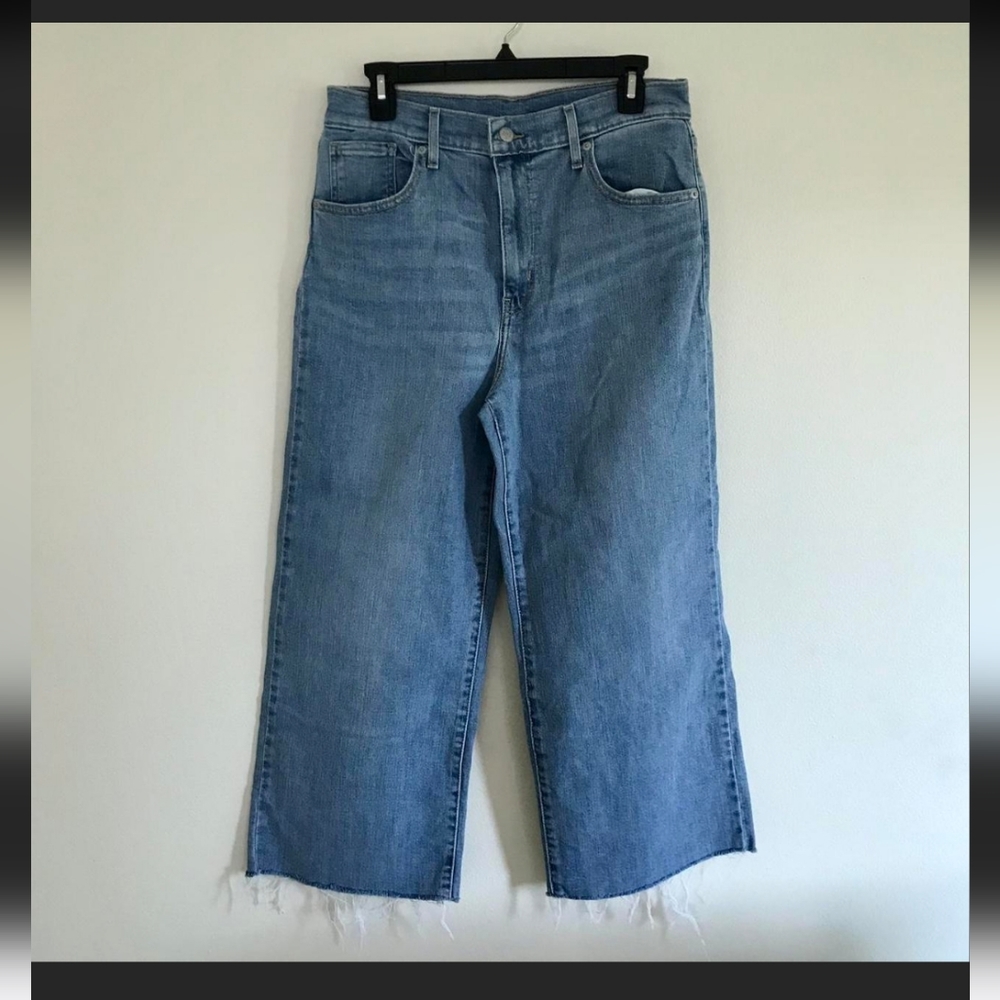 Levi's Cropped Wide Leg Jeans